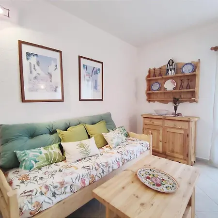 Alba - San Teodoro Apartment *